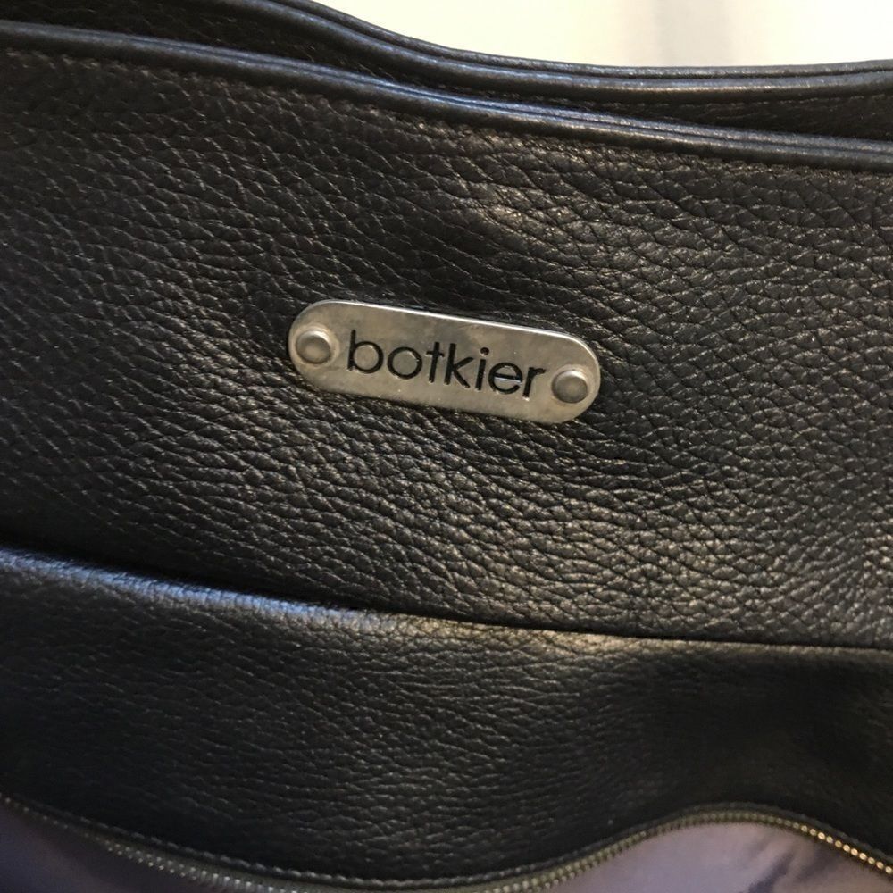 Botkierlargetriggersatchel Likenew - image 3